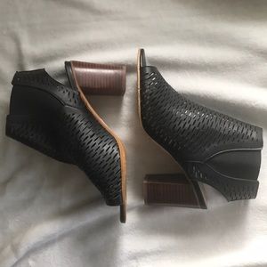 Toe Ankle Boot
